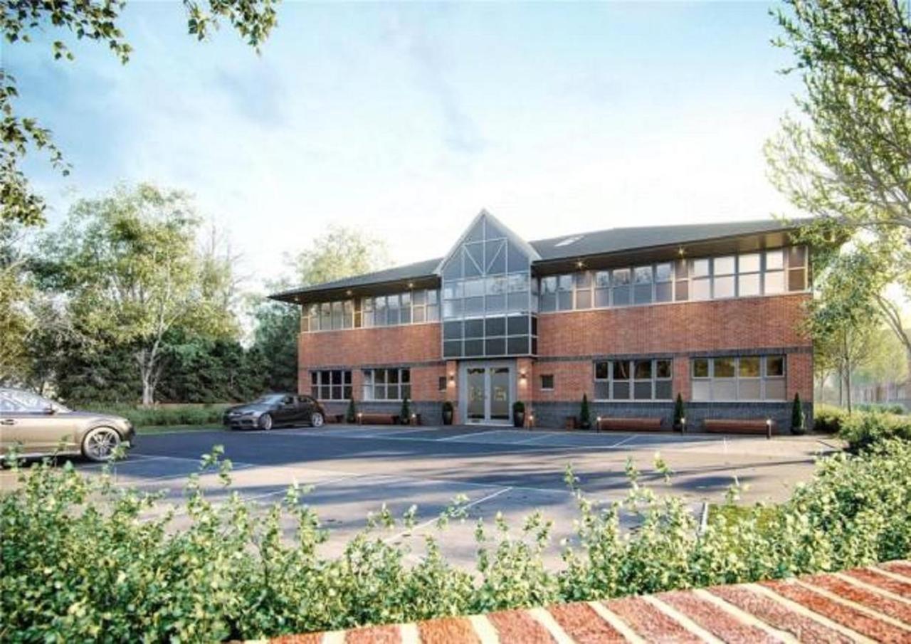 Watford Century House, Self Contained Units Apartment *