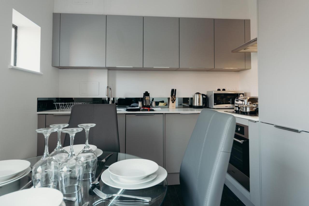 Watford Century House, Self Contained Units Apartment *
