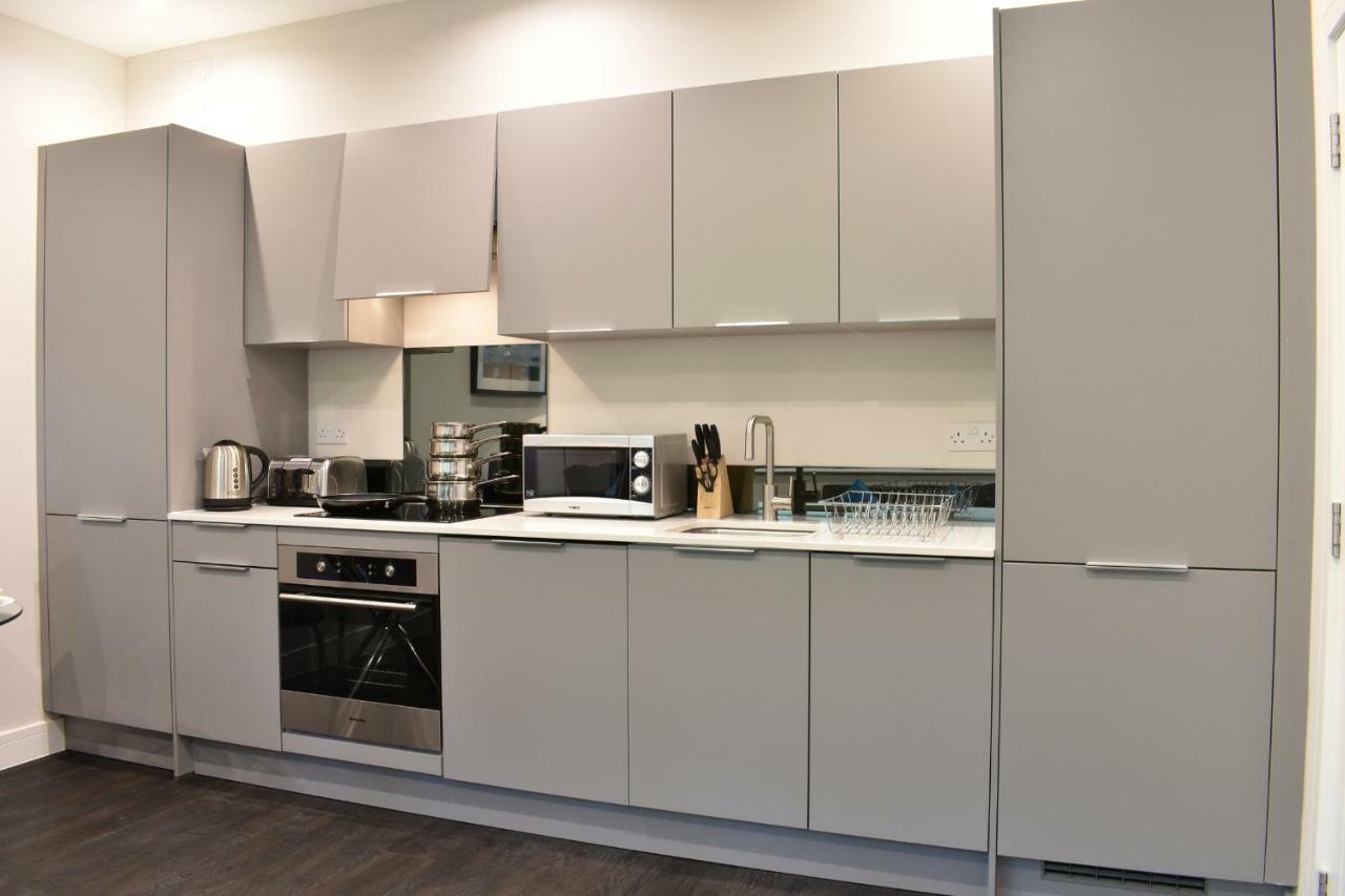 Apartment Watford Century House, Self Contained Units
